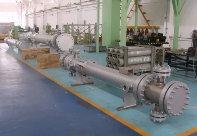 Zirconium-Shell-Tubes-800x600 Zirconium Shell and Tube Heat Exchanger